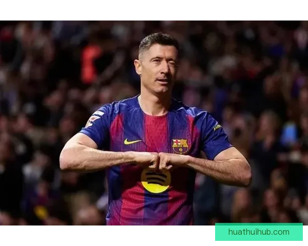 巴萨力克十人马竞七分领跑莱万绝杀拉什福德建功